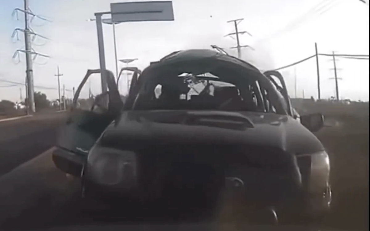 Una camioneta explota de forma repentina en una carretera de Tecámac; Fiscalía Edomex descarta 'coche-bomba'