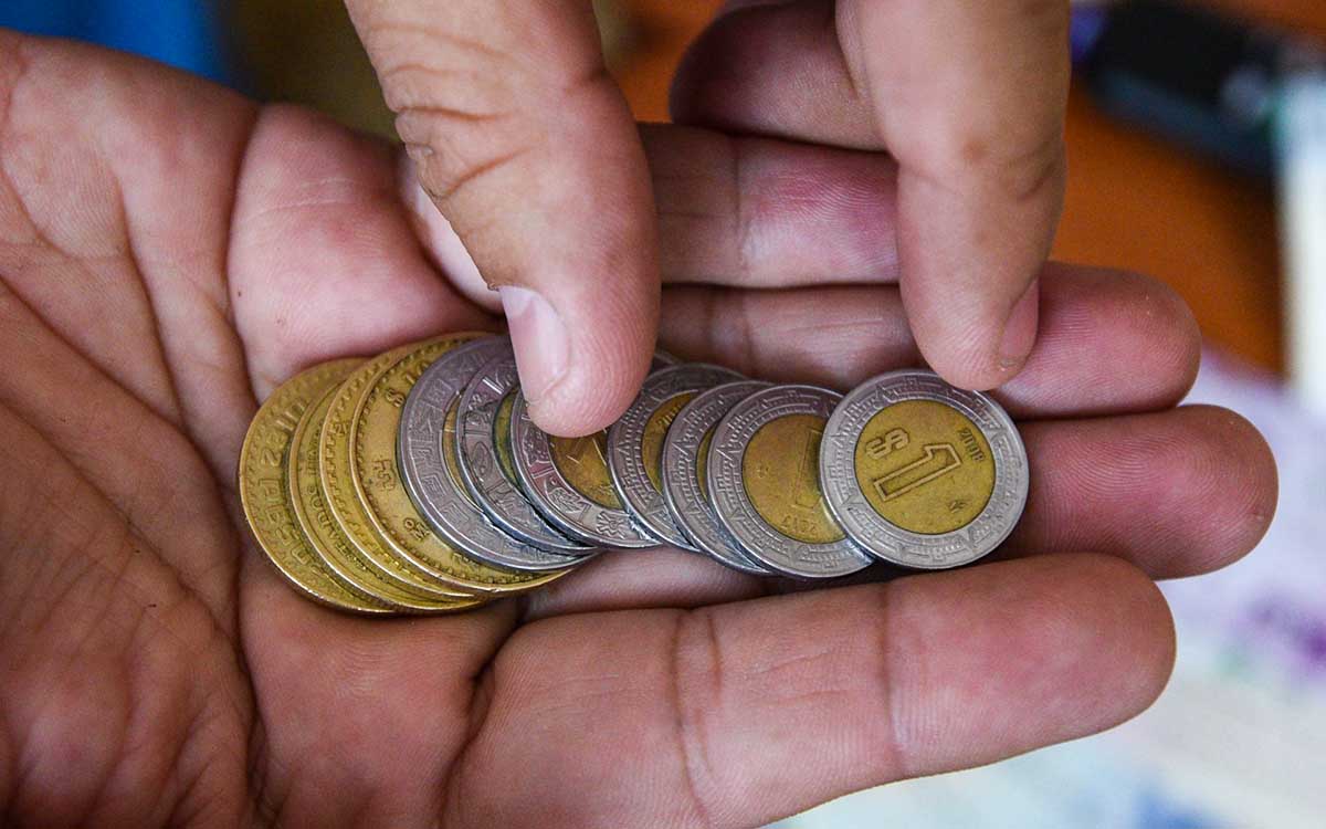 'Cualquier persona' puede sufrir bloqueo de cuentas por la UIF sin orden judicial, advierte De la Garza