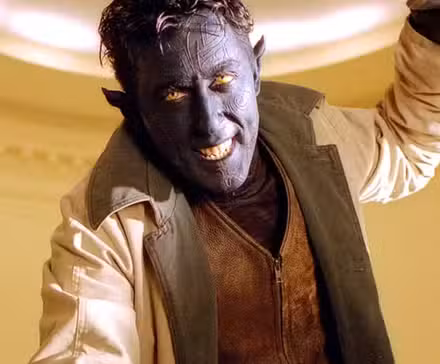 Alan Cumming como Nightcrawler en la película X-Men x2.