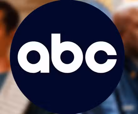 Will Trent y El Novato con el logo de ABC