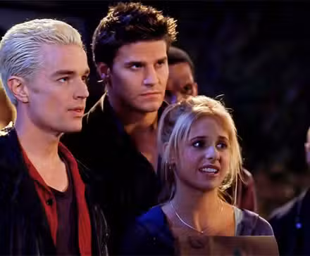 Buffy, Angel y Spike en El paseo de los enamorados