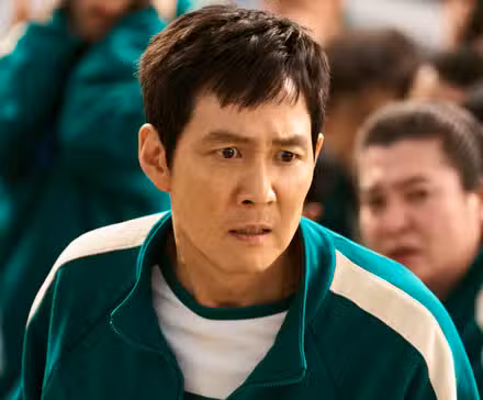 El juego del calamar Seon Gi-hun parece asustado