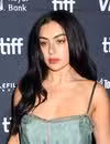 Foto de cabeza de Charli XCX