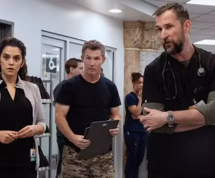 Al Hashimi, Abbot y Robby en la temporada 2 de The Pitt