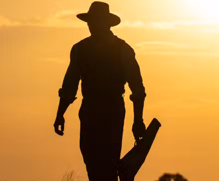 Silueta de Spencer Dutton