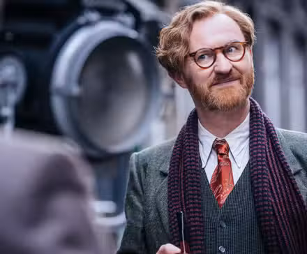 Mark Gatiss como Gabriel Book en Bookish 