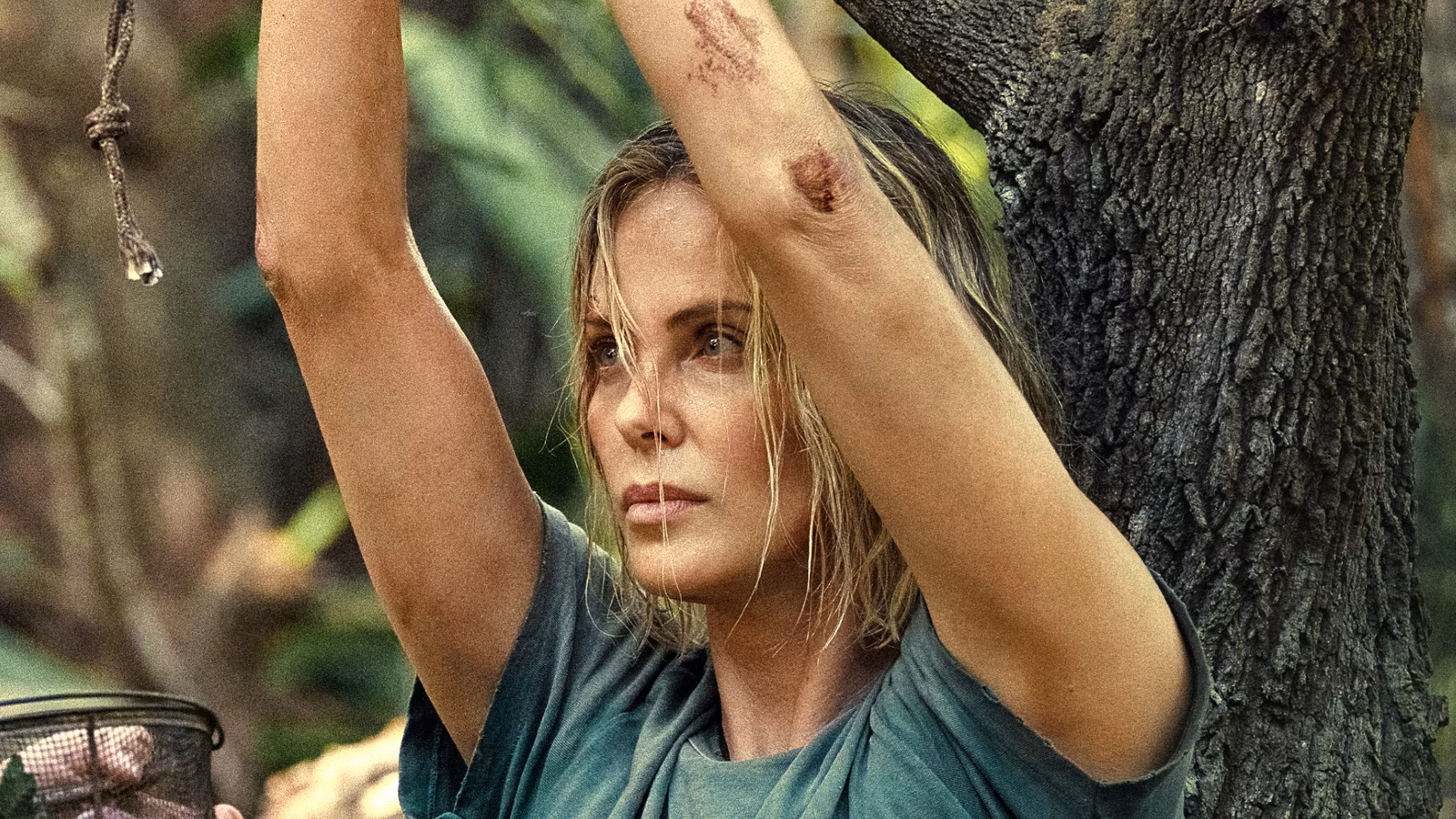 La nueva exitosa película de acción de Netflix eliminó una trama completa del guión, revela el escritor