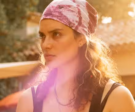 Bajo un sol oscuro Netflix