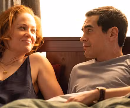 Angie y Will sobre Will Trent