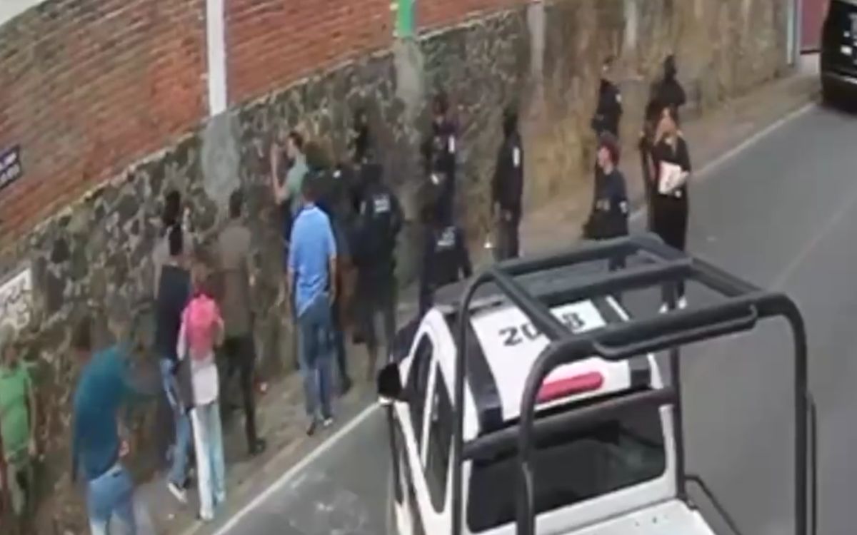 Abogado denuncia “montaje” de policía en Morelos; acusa que le sembraron arma y droga