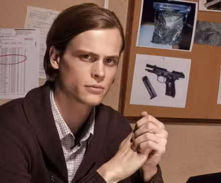 Matthew Gray Gubler como Spencer Reid en Mentes criminales