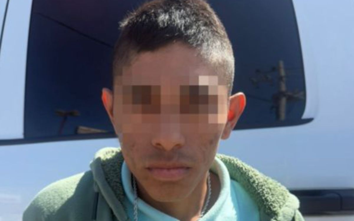 Detienen a padre por amarrar a sus hijos de 4 años en Tijuana