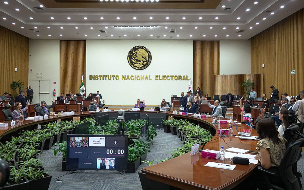 Diputados reciben quintetas para renovar consejerías del INE; oposición acusa perfiles cercanos al gobierno