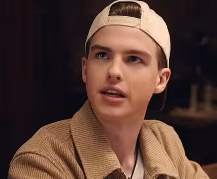 Iain Armitage en Fantasmas