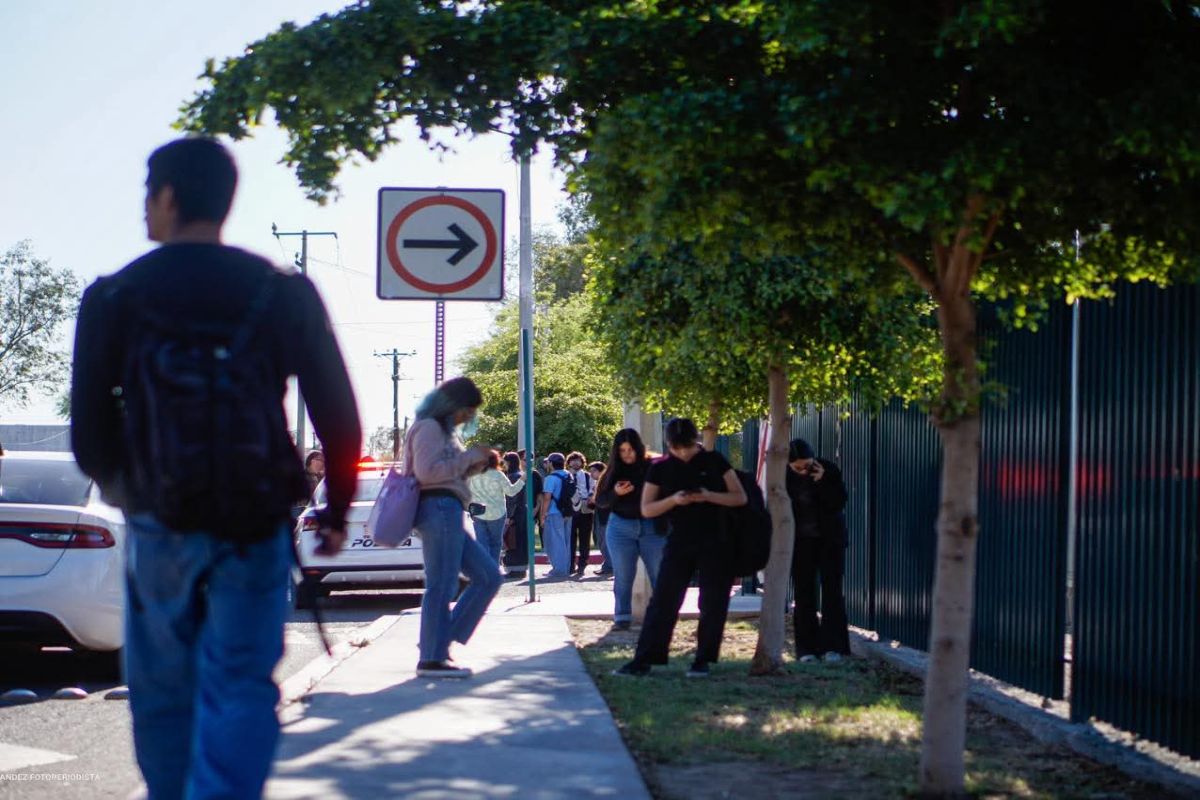 Evacúan UABC Mexicali tras amenaza de bomba en redes