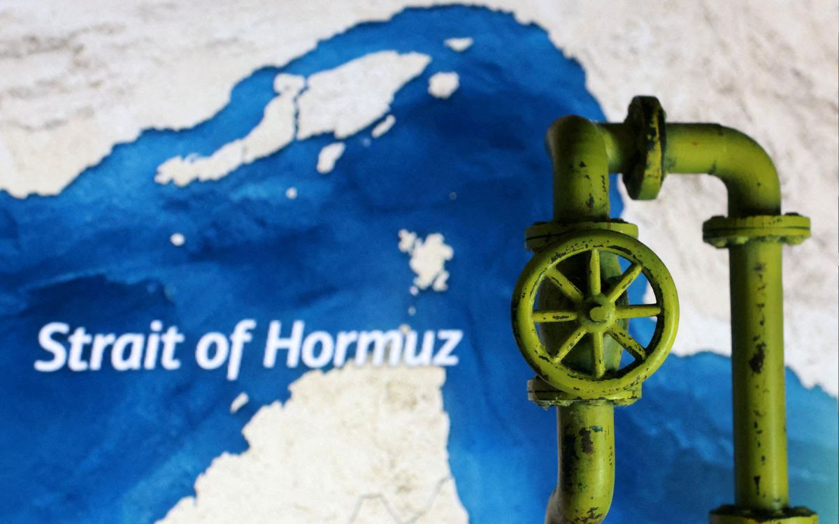 Irán suspende el paso de petroleros por Ormuz por ataque israelí en Líbano, según Fars
