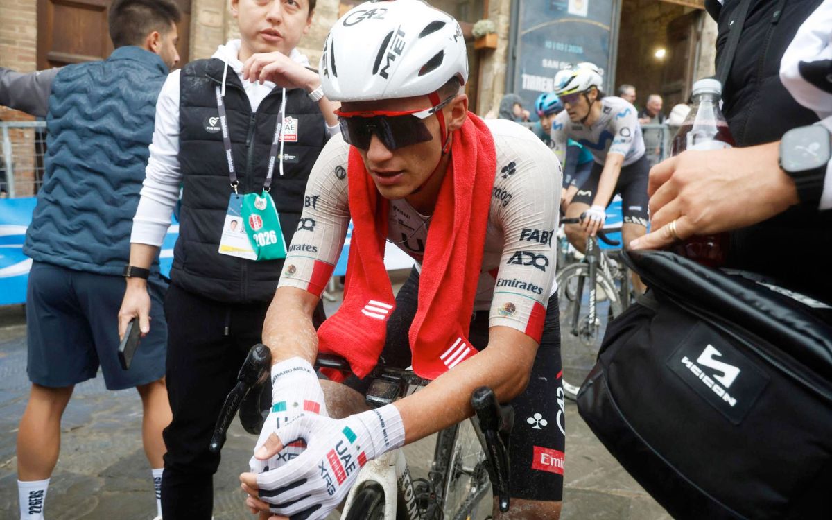 Isaac Del Toro se retira de la Vuelta 3 al País Vasco tras sufrir una caída | Video
