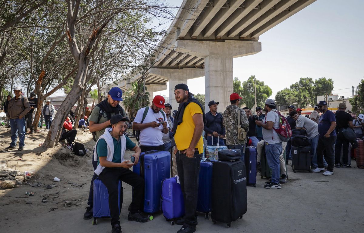 Jornaleros mexicanos cruzan a EE.UU. para la cosecha agrícola entre temor y necesidad