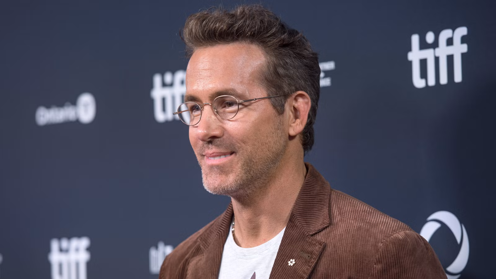 Ryan Reynolds posando en el Festival de Cine de Toronto 2025