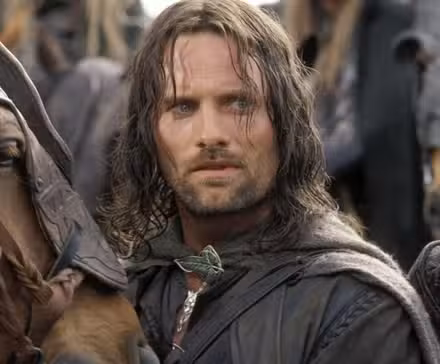 Aragorn parece preocupado en El Señor de los Anillos Las Dos Torres