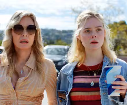 Michelle Pfeiffer y Elle Fanning en Margo tiene problemas de dinero