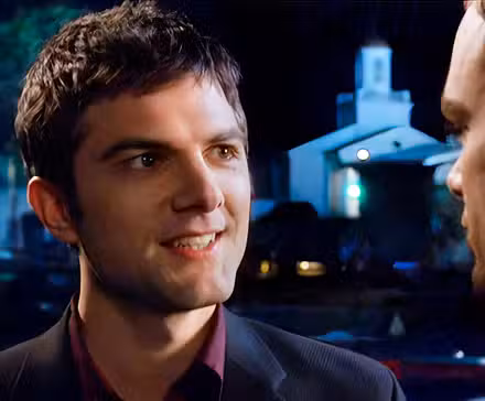 Adam Scott en Seis pies bajo tierra