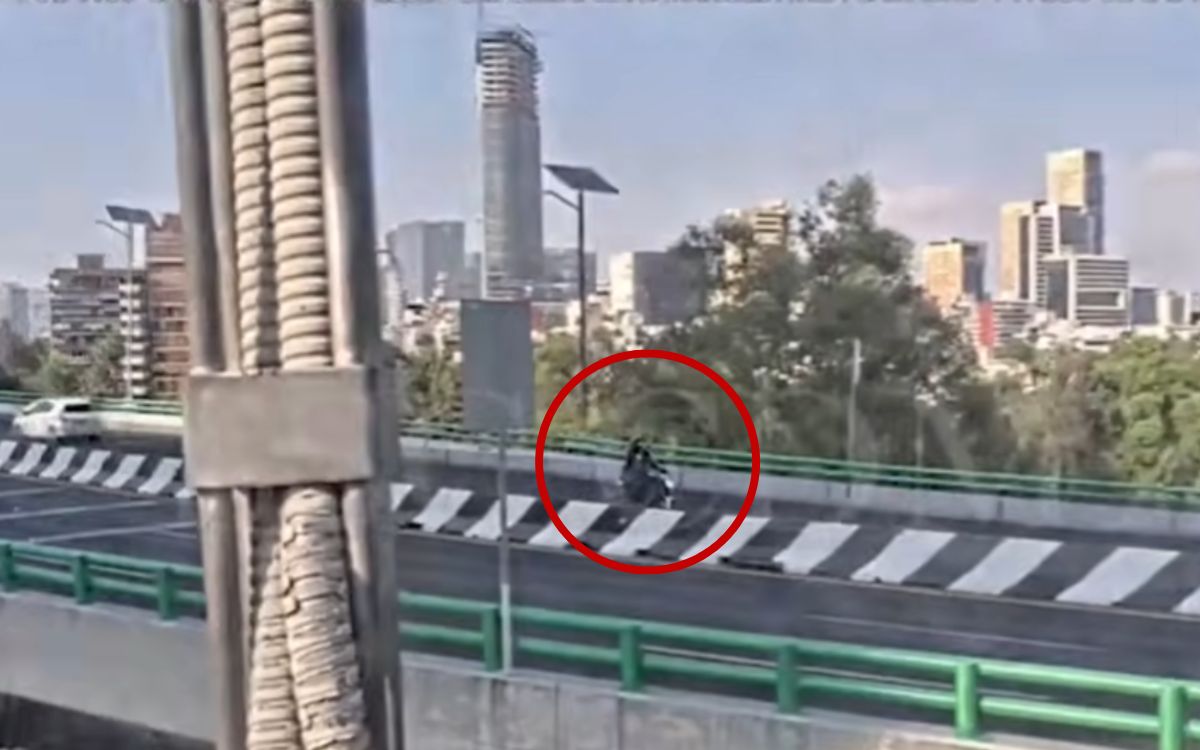 Persecución en el segundo piso del Periférico deja un fallecido y tres detenidos por robo a camioneta de valores