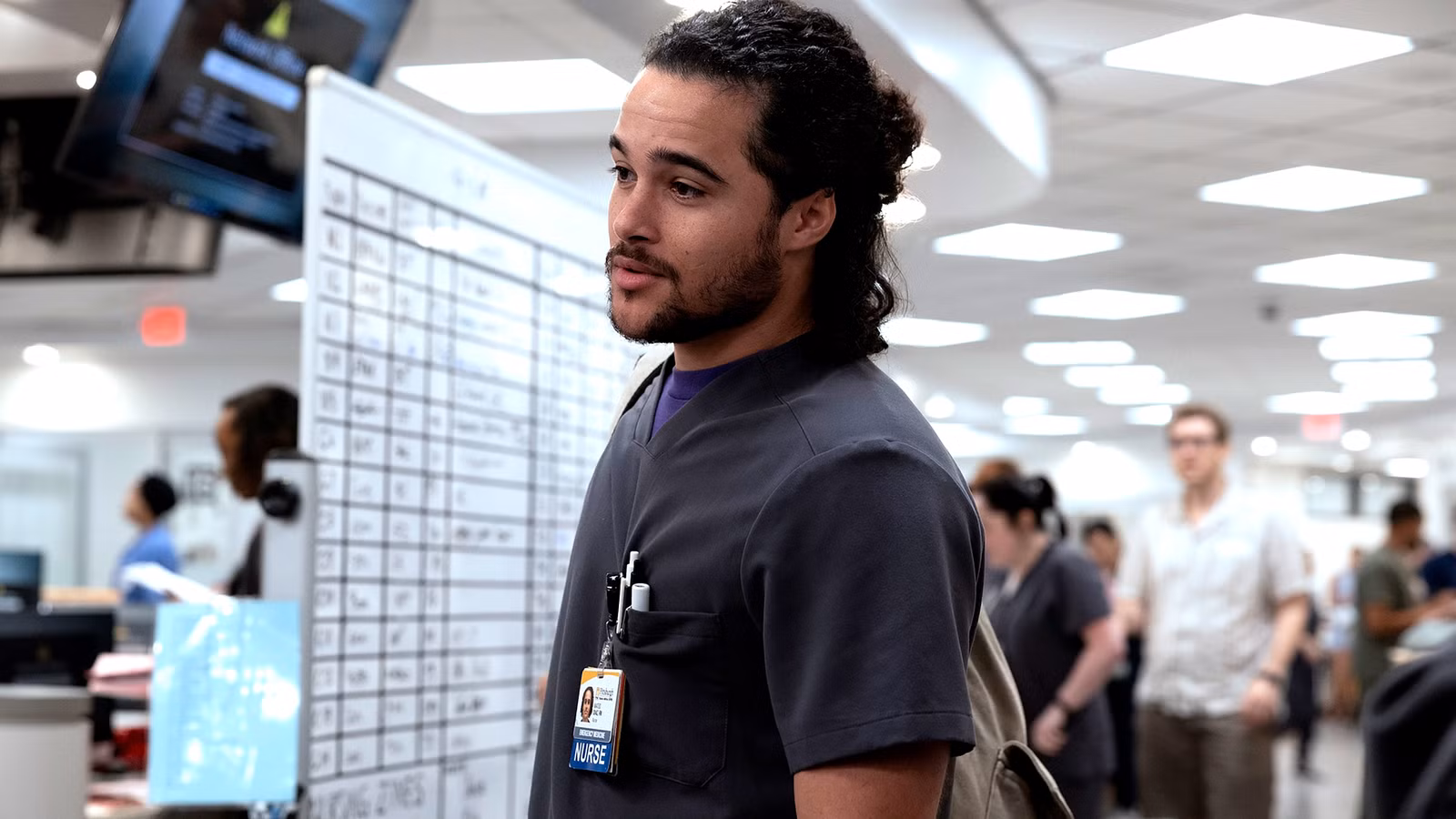 Por qué el cambio de Mateo al turno de noche es importante para la temporada 2 de Pitt explicado por Jalen Thomas Brooks