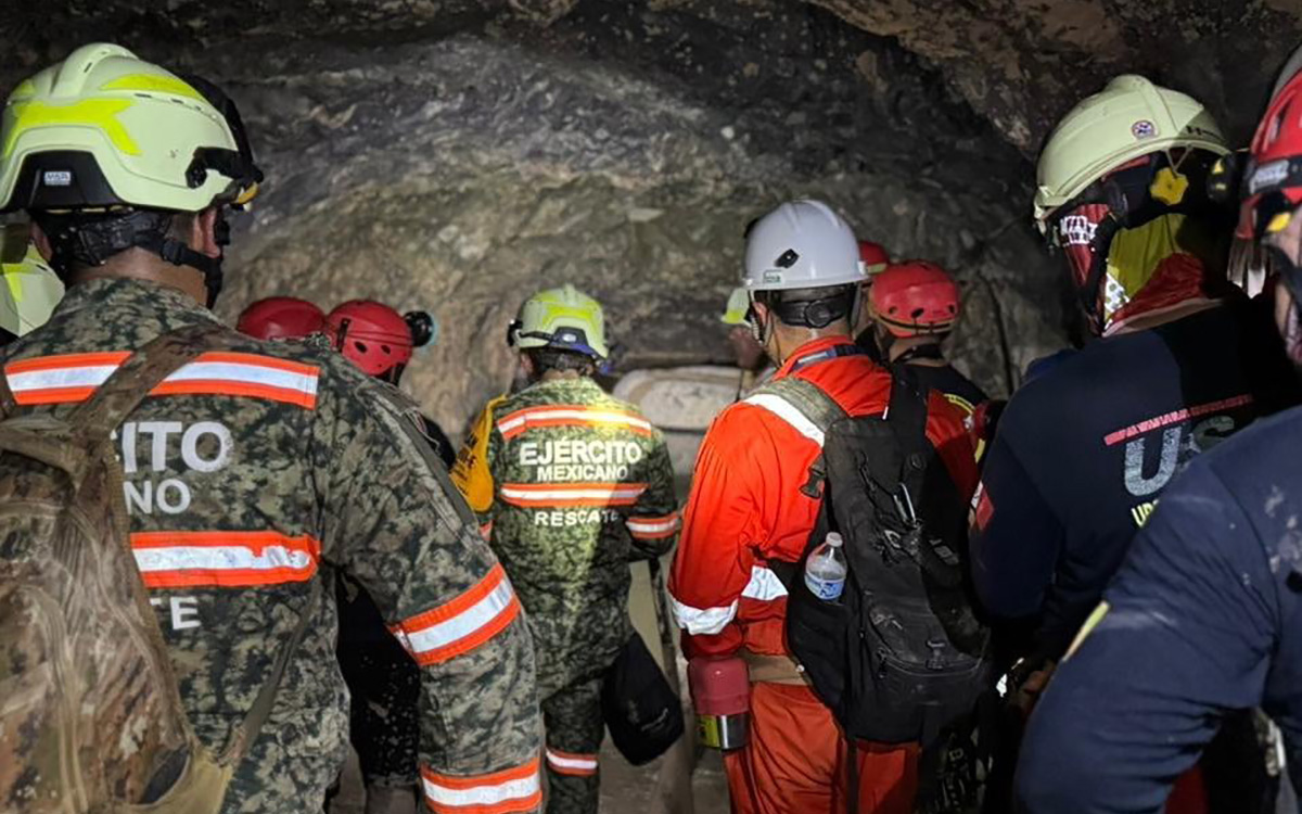 Recuperan cuerpo del tercer minero en El Rosario; continúa búsqueda del último trabajador atrapado