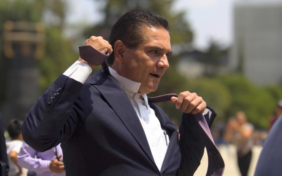 Silvano Aureoles escapó del país con ayuda del crimen organizado: gobernador de Michoacán