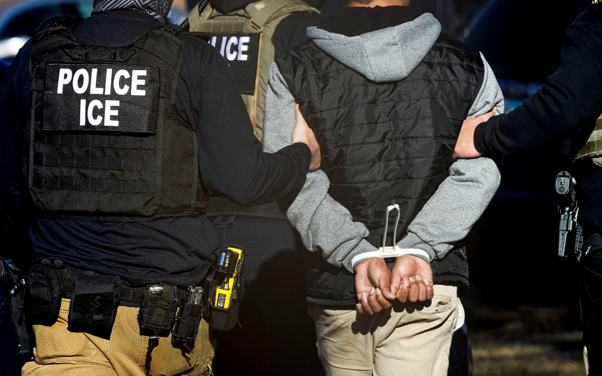 Trump destina más de 250 millones de dólares para pagar a policías que arresten migrantes