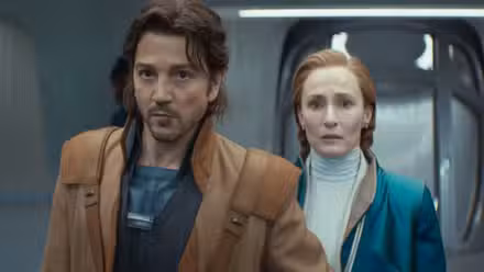 Cassian Andor y Mon Mothma en Andor