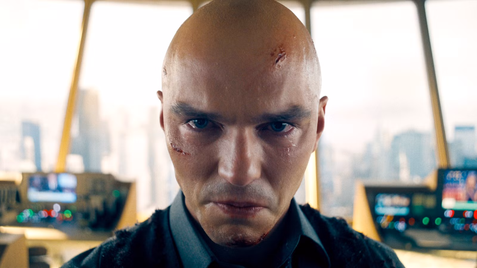 James Gunn revela oficialmente el primer vistazo al traje de cómic de Lex Luthor en la secuela de Superman Man Of Tomorrow