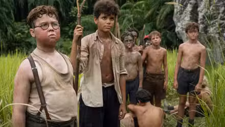 Piggy, Ralph y los demás niños se reunieron en El señor de las moscas de la BBC.