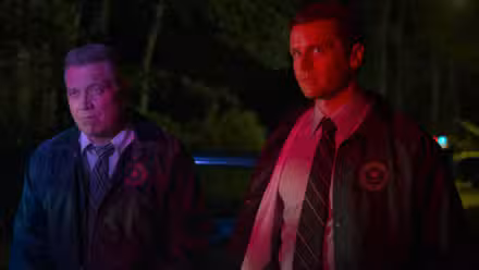 Jonathan Groff y Holt McCallany en Mindhunter