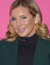 Foto en la cabeza de June Diane Raphael en el estreno en Los Ángeles de 'Scrambled' 