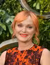 Foto en la cabeza de Miranda Richardson en el estreno de Good Omens de Amazon