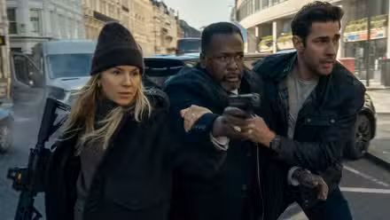 Emma y Jack alejan a Greer del peligro en Jack Ryan Ghost War (1)