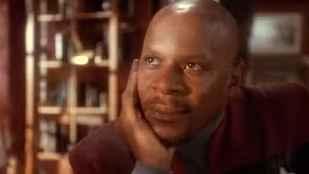 Avery Brooks como el Capitán Sisko en Star Trek DS9 The Visitor