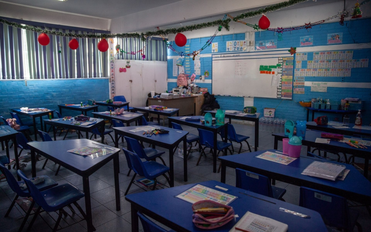 Acusan improvisación de la SEP tras cambio del calendario escolar