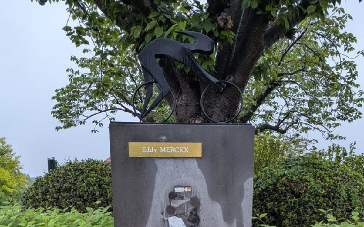 Ciclismo | Destrozan una estatua de Eddy Merckx en Bruselas