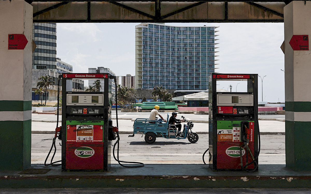 Cuba reconoce una situación 'crítica' por la falta total de combustible debido al bloqueo de EE.UU.