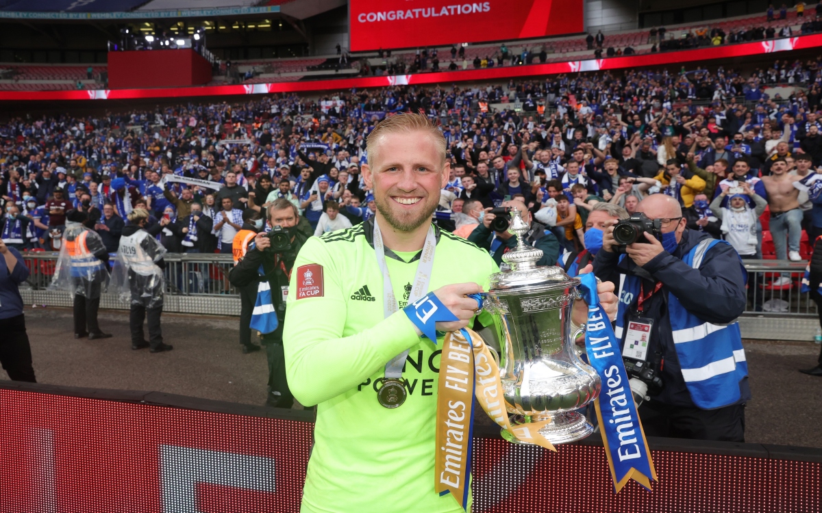 Cuelga los guantes Kasper Schmeichel debido a una lesión en el hombro derecho | Video