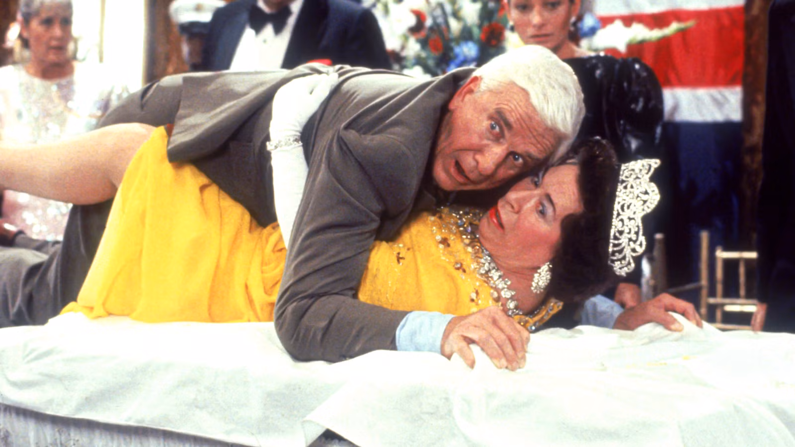 El creador de Naked Gun está emocionado por el nuevo lanzamiento importante de Netflix, aunque teme 1 parte