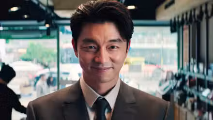Gong-yoo como el vendedor en El juego del calamar