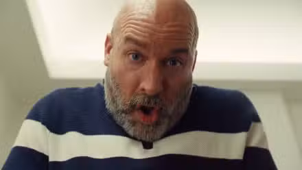 Tom Segura en la temporada 2 de Malos Pensamientos en Netflix