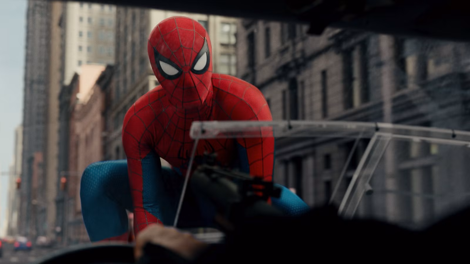 Tom Holland se burla de la película de Spider-Man con clasificación R después del equipo de Punisher de Peter Parker