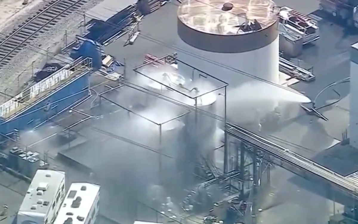Fuga química en California obliga a 40 mil personas a ser evacuadas
