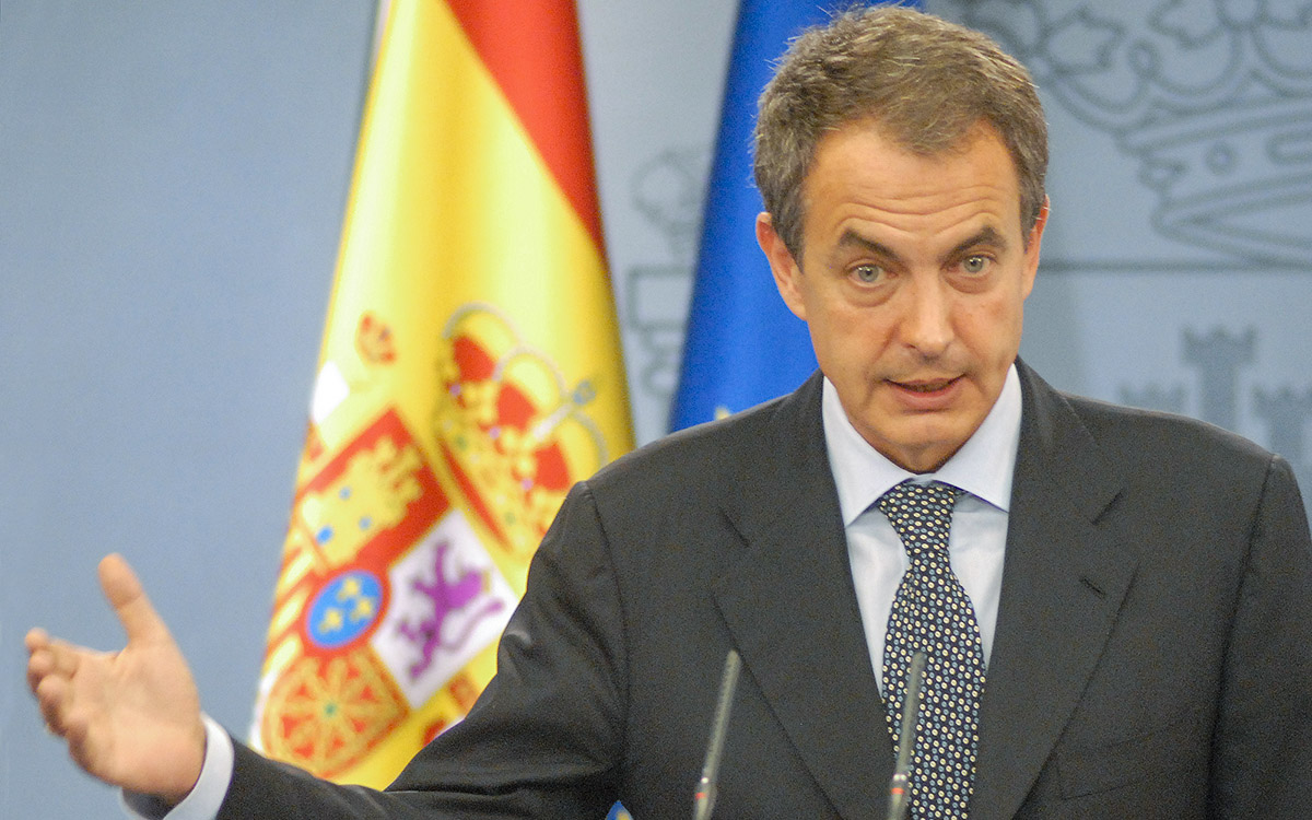 Imputan al expresidente español Zapatero por tres delitos en caso de rescate de compañía aérea