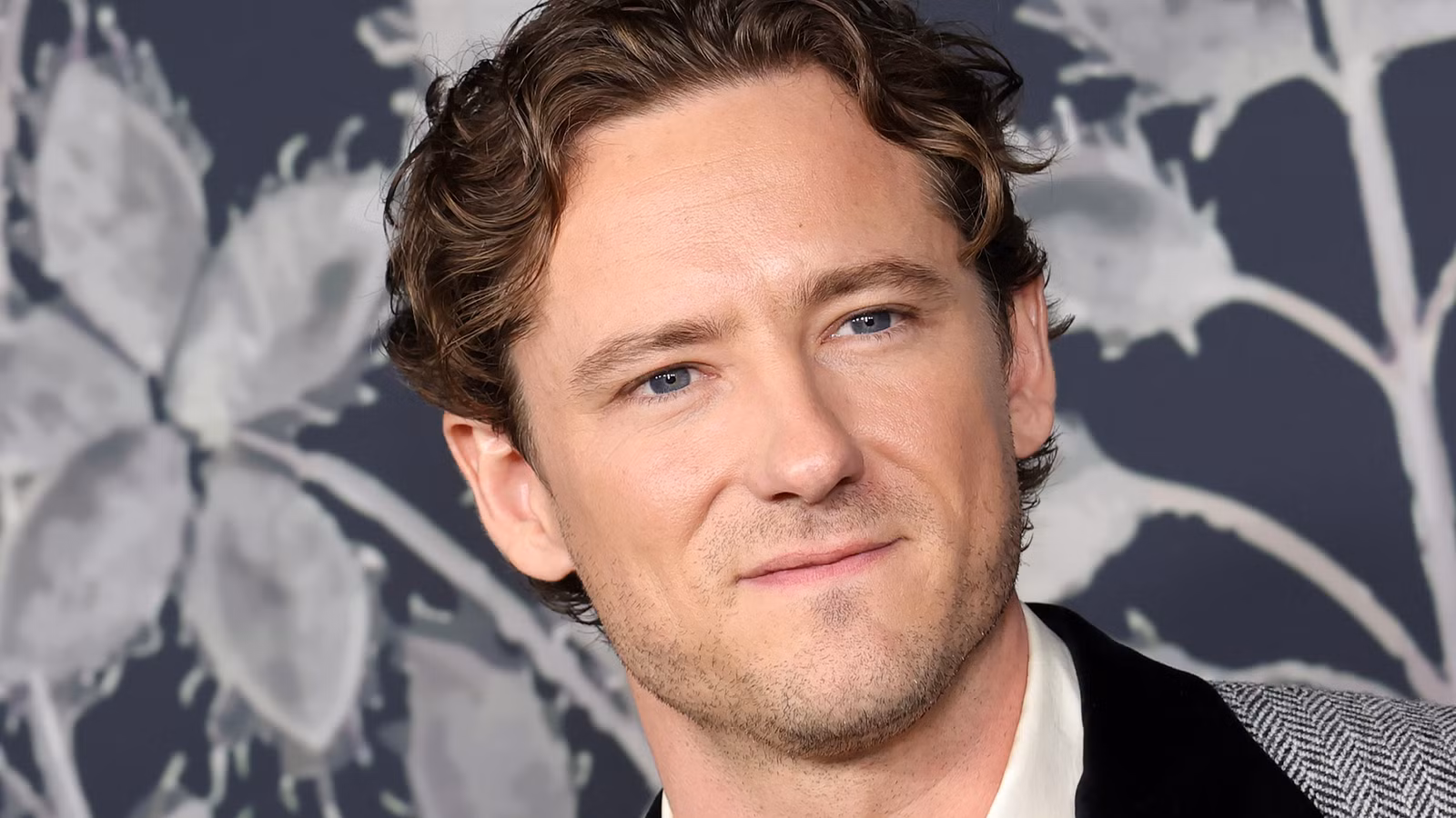 La nueva adaptación de fantasía de Netflix de Lewis Pullman debuta con una puntuación excepcional de Rotten Tomatoes